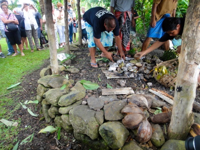 American Samoa - Men cooking